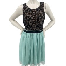 Maurices Women Sleeveless Black Lace Bodice Mint Tulle flowy Lower Zip Dress 5/6