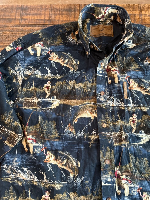 Sz M vintage North River Outfitters Santa Bass Fishing Long Sleeve Button Down