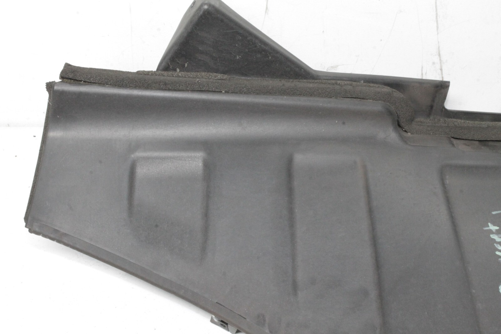 12-14 MCLAREN MP4-12C MP4 12C 570 650 OEM RH QUARTER PANEL DUCT SHROUD 11A4117CP