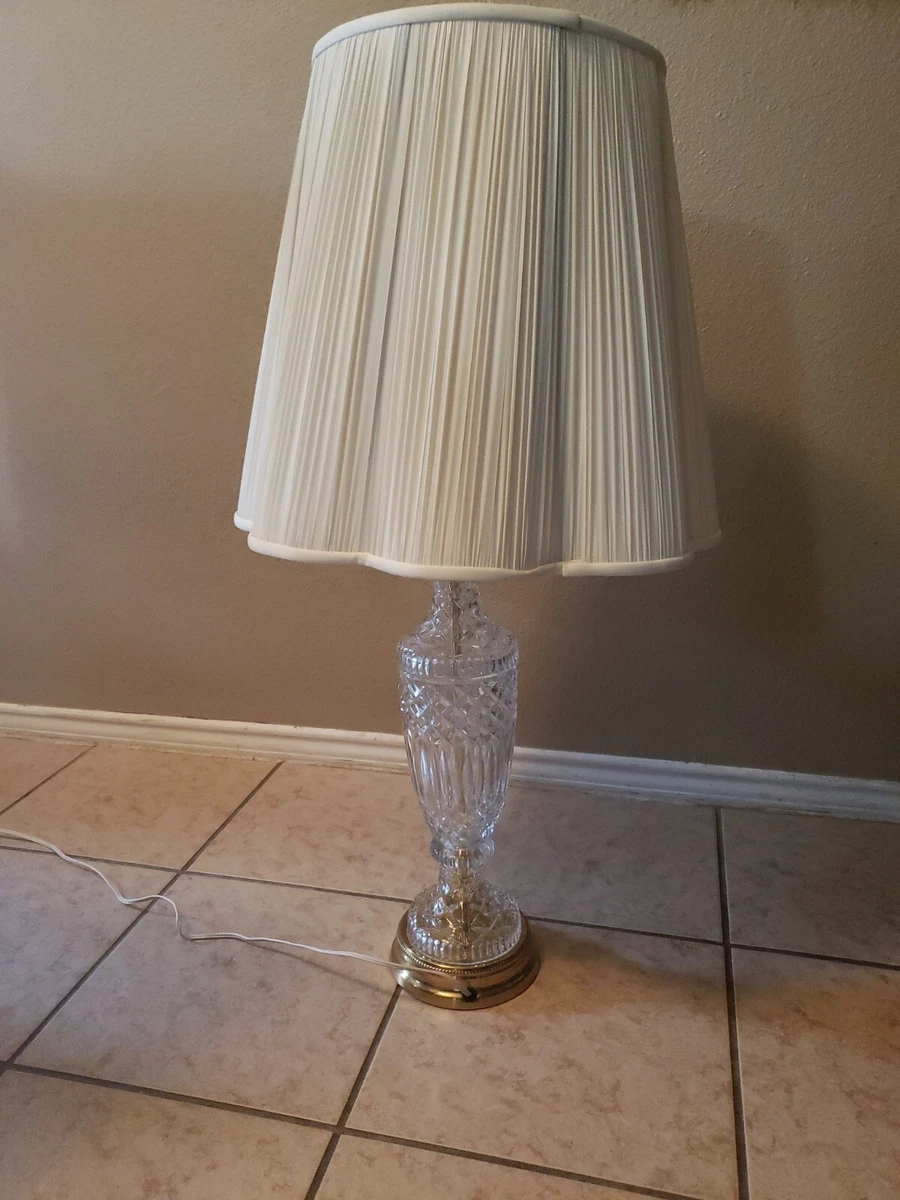 Vintage hollywood regency table deals lamps
