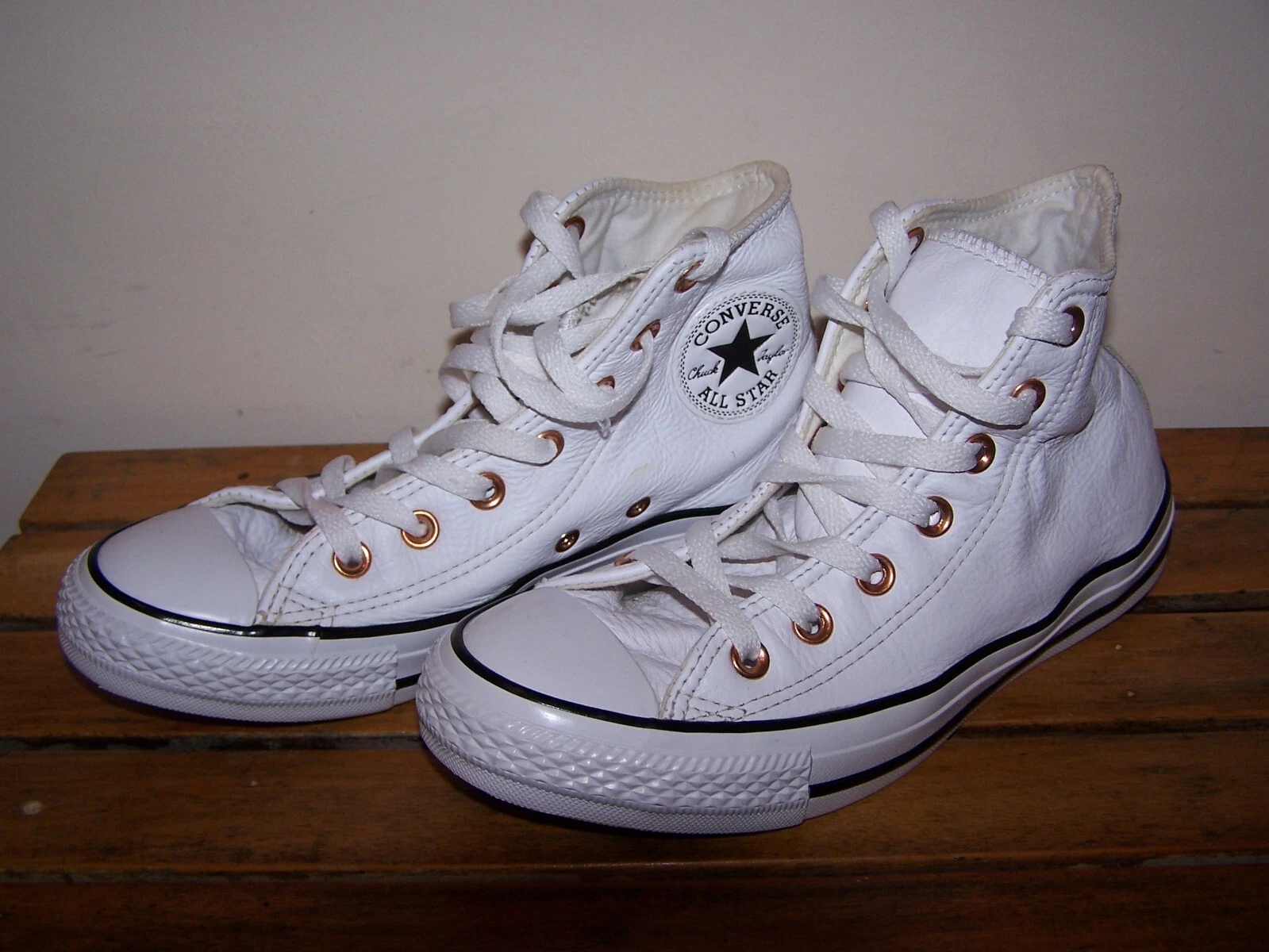 Scarpe da ginnastica alte Converse All Star bianche in pelle taglia 5 uk