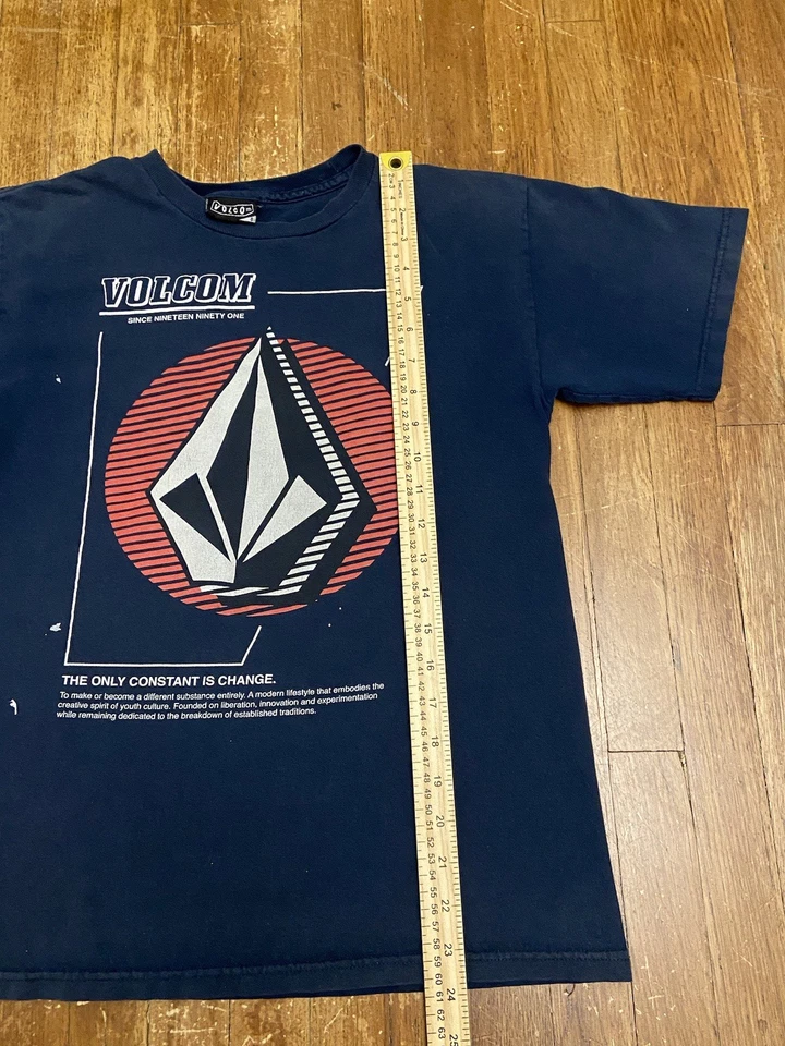 Vintage Y2K Volcom Skater Navy Graphic Center Logo T-Shirt Small - Image 3 of 4