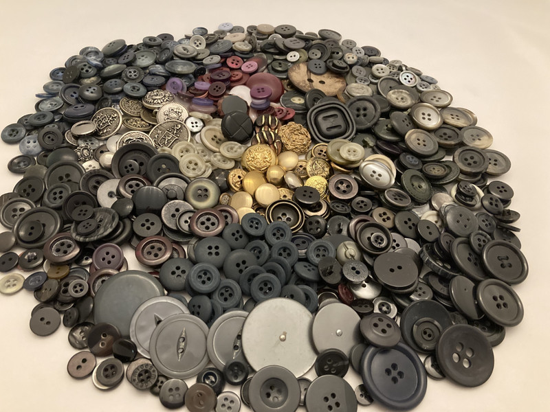 Mixed Lot of Over 500 Vintage Buttons Gold Silver Black  Blue for Crafts, Sewing