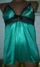 Tolles Sissy Glanz Satin Spitzen Camisole Top Gr. S gr&uuml;n/schwarz Hemd (R98)