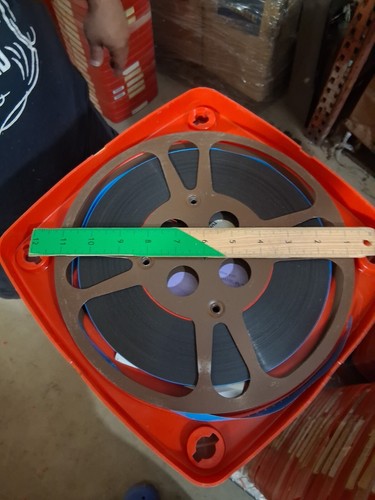 16mm educational film: THE INDUSTRIAL WORKER - Imagen 2 de 2