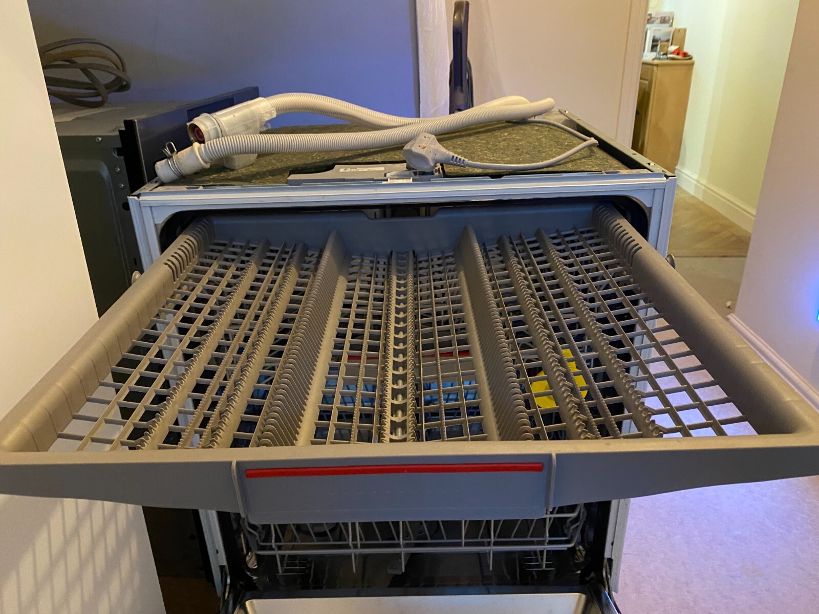 Bosch Integrated Dishwasher SMV68MD01G Picture 8 of 11