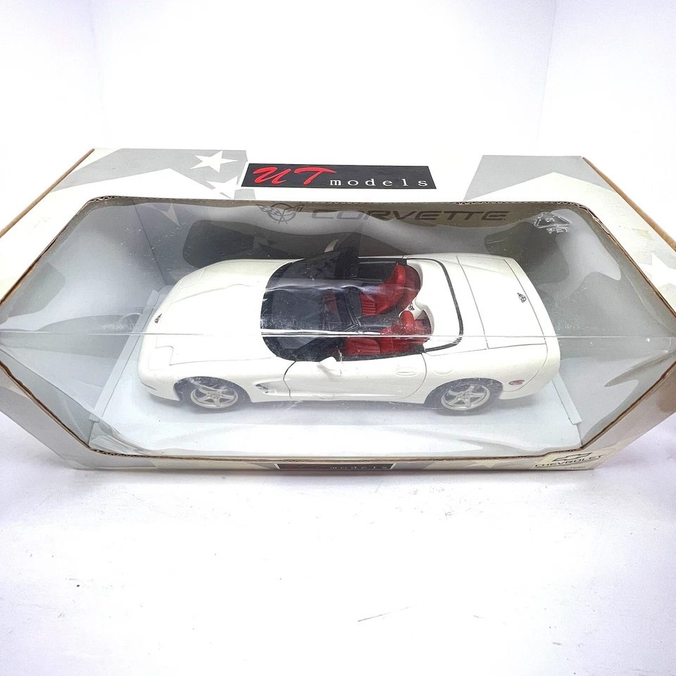 VERY RARE 1/18 UT Models 1998 Chevrolet Corvette Convertible Arctic White - Image 2 of 4