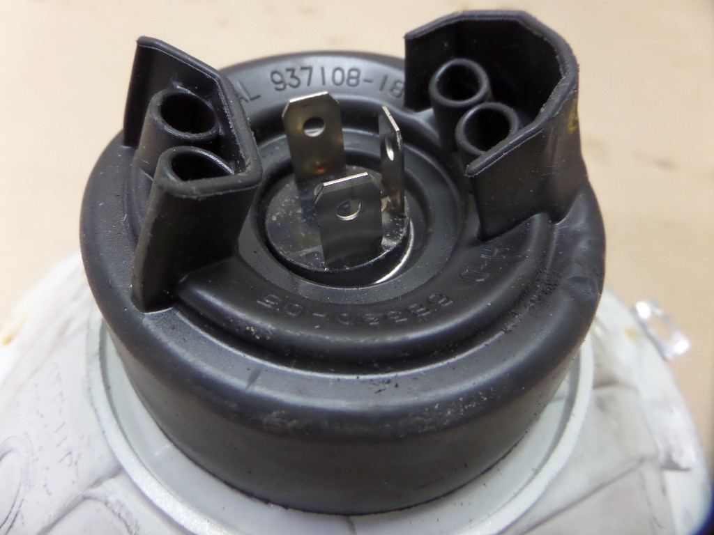 2002 HARLEYDAVIDSON FATBOY HEADLIGHT HEAD LIGHT LAMP COMPLETE BULB HOUSING eBay