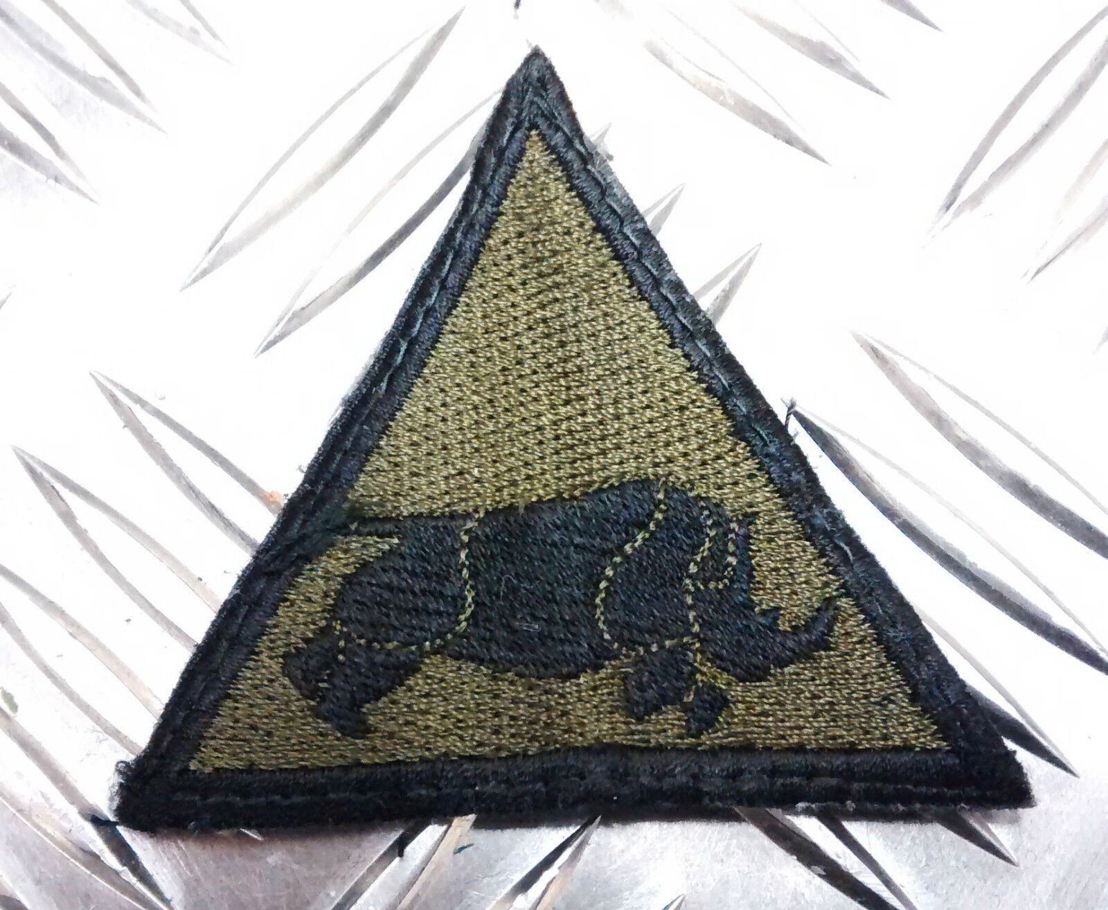 Genuine British Army Armoured Division Charging Rhino Triangle Patch / Badge