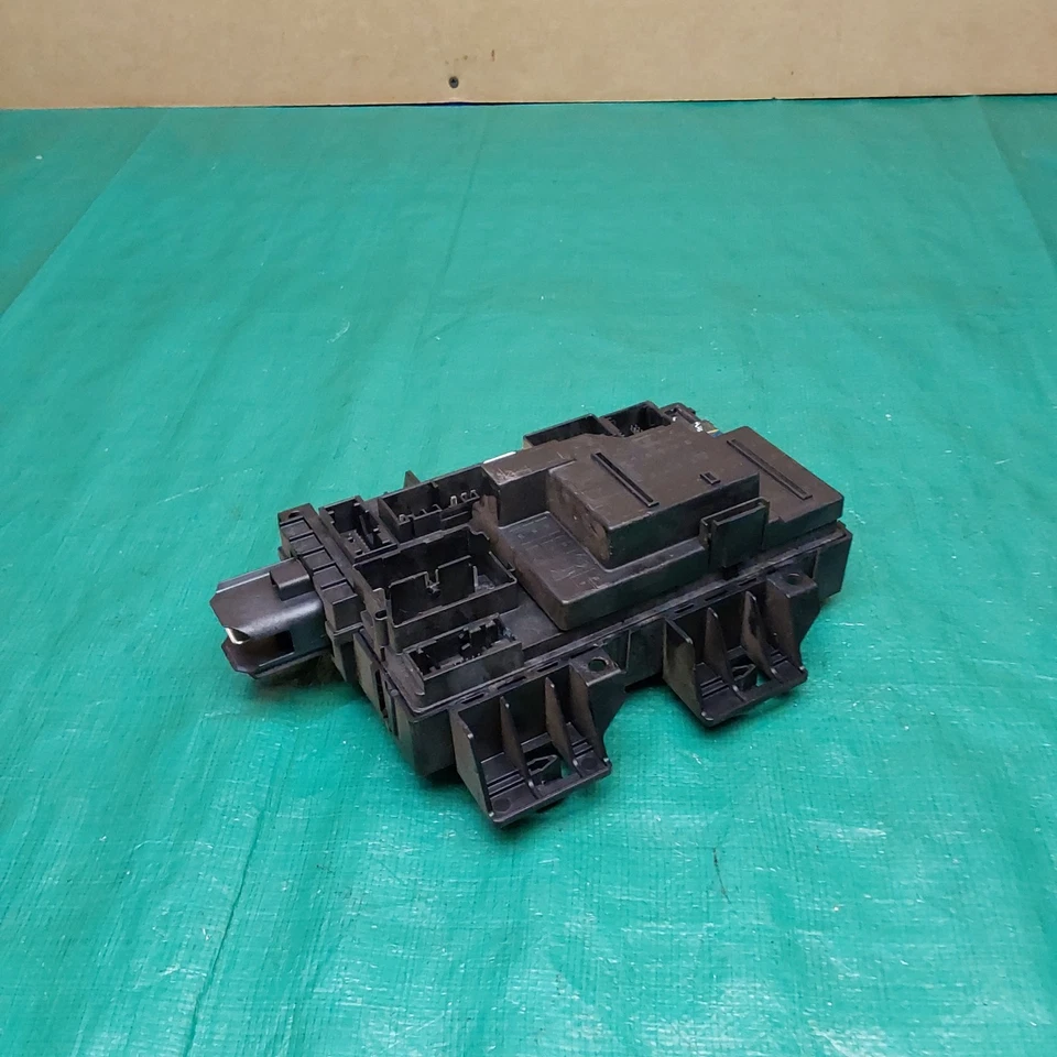 2010 Ford Taurus Fusion módulo de controle multifuncional caixa de fusíveis fabricante de equipamento original AG1T-14B476-CC - Imagem 2 de 4