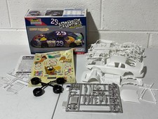Revell 85-2484 1/24 NASCAR 29 Cartoon Network...