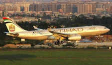 Airbus A-330 A330-200 Etihad Airways Desk Wood Airplane New Model Large 1/144