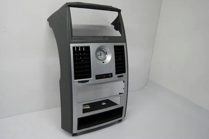 CHRYSLER TOWN & COUNTRY 2008-2010 RADIO CENTRAL DELANTERA BISEL DE AJUSTE CLIMÁTICO OEM Foto 2 de 4