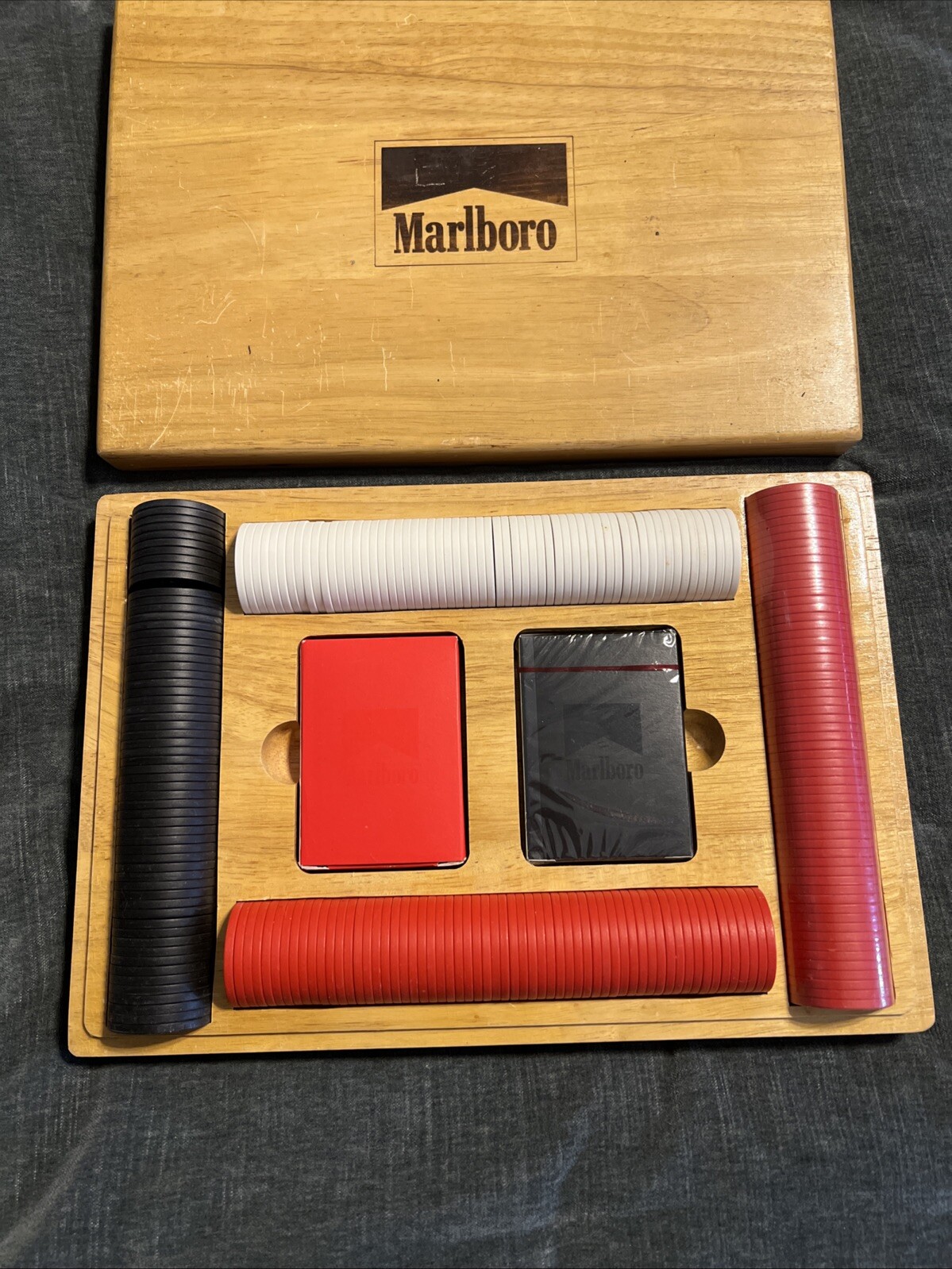 Vintage Marlboro Poker Set w/Chips, 2 Decks of Cards (1 Sealed) & Wooden Case.