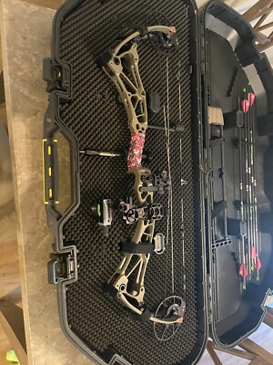 Bowtech Revolt, 33 inch axle to axle, 60 lbs