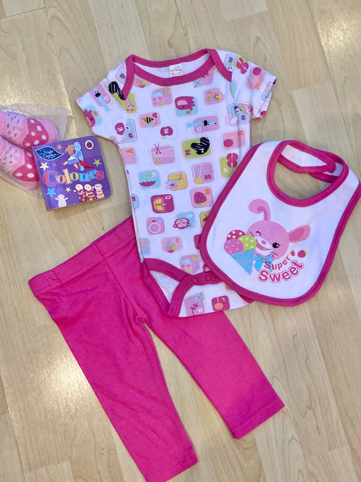 OFERTA: Conjunto de 3 piezas de body, pantalón y babero de verano para bebé niña 3-6 meses