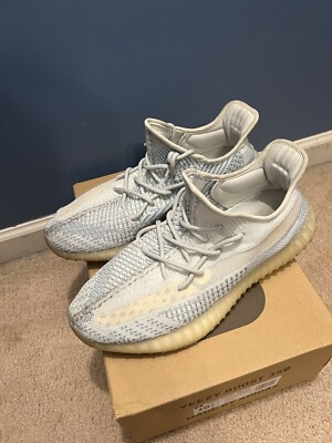 Cloud White Yeezy 350 Sz 10.5 with Box