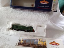 Bachmann 32-028 Class 20 `D8134` in BR Green Excellent Condition. Box tired.