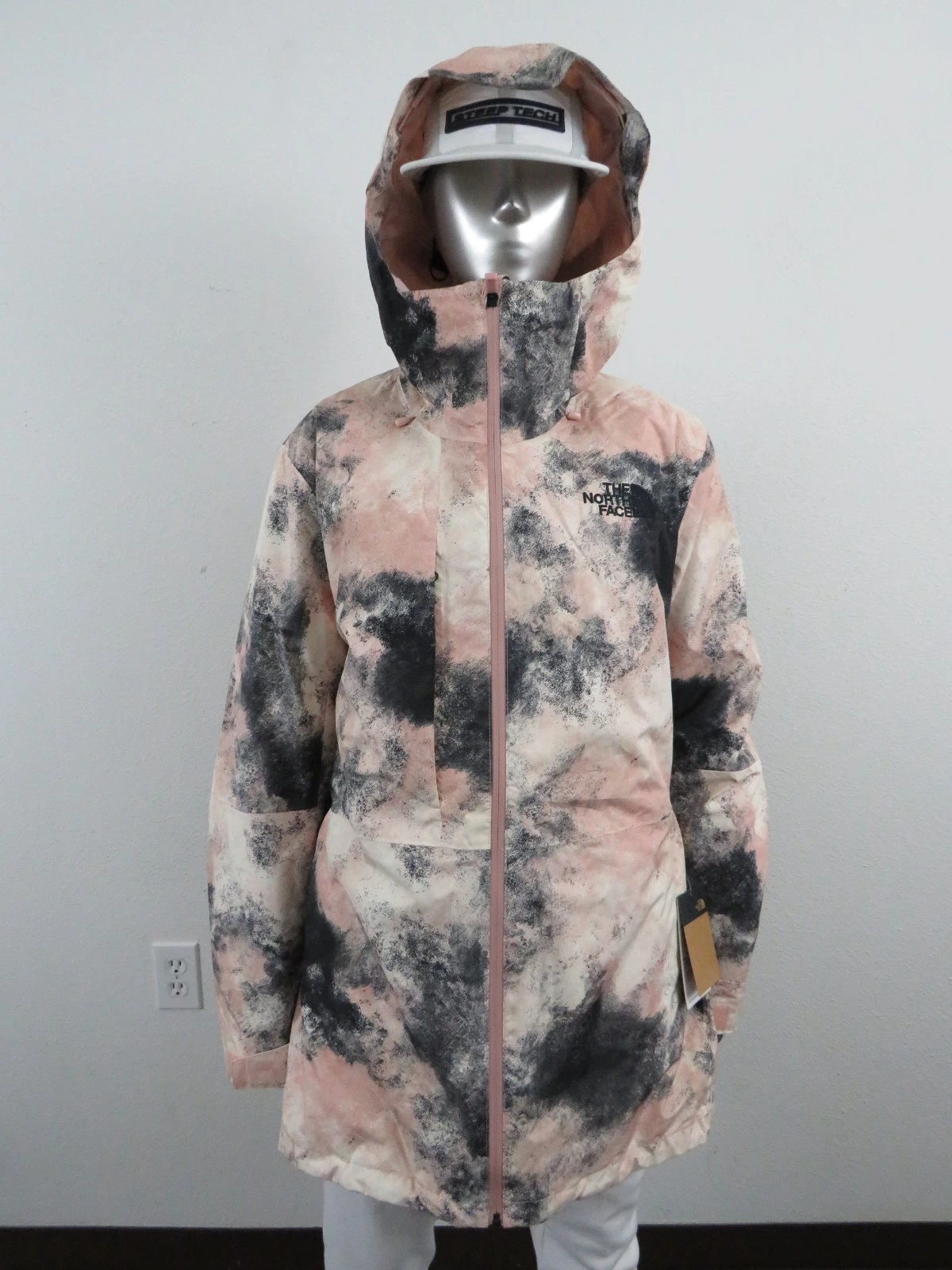 Womens 2X The North Face Thermoball Snow Triclimate Waterproof 3 in 1 Ski Jacket
Opens in a new wind