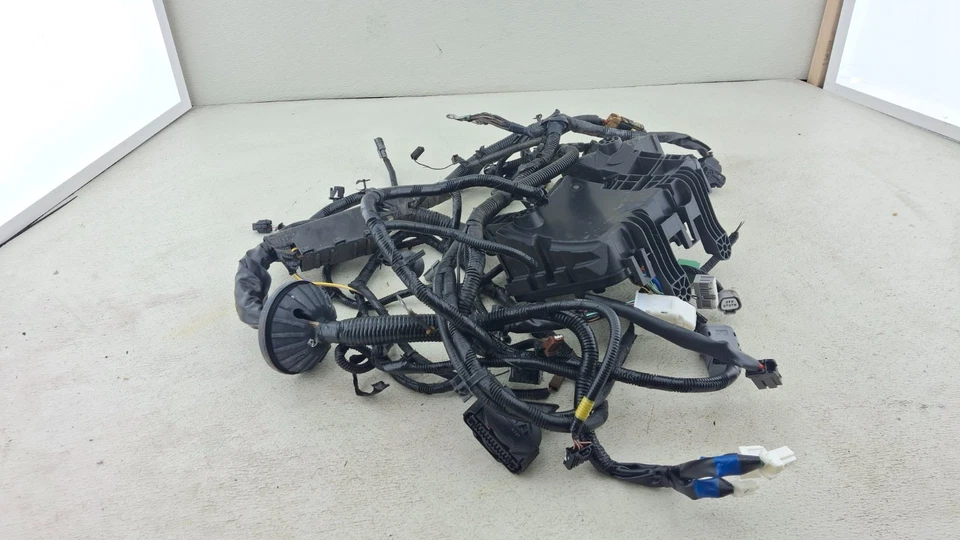 Arnés de cableado Nissan Rogue 2017-2020 sala de motor bahía tiene un cable faltante Foto 2 de 4