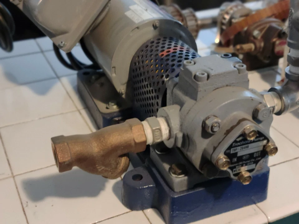 MOTOR DE INDUCCIÓN SUPER LINE AF-SER 0,2 kW 3 fases sin bomba trocoidea Foto 4 de 4