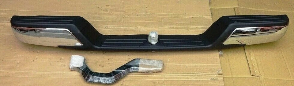 MITSUBISHI L200 P/U UTE MODEL 1993 96 REAR BUMPER INTERCHROME WITH TOW BARS NEW  - Image 4 of 4