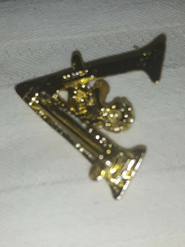 Vtg. Signed (Landau??? Lanvin???) CHERUB "V" GoldTone LAPEL PIN - Picture 10 of 11