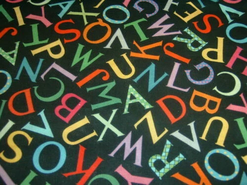 Patchworkstoff mit Buchstaben, Zahlen & Wörter