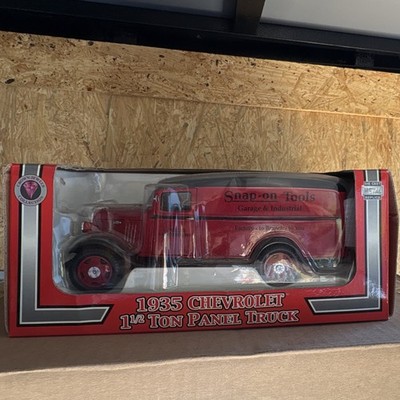 Crown Jewels Collection Chevrolet 1935 Panel Truck Red Snap-on Tools Diecast