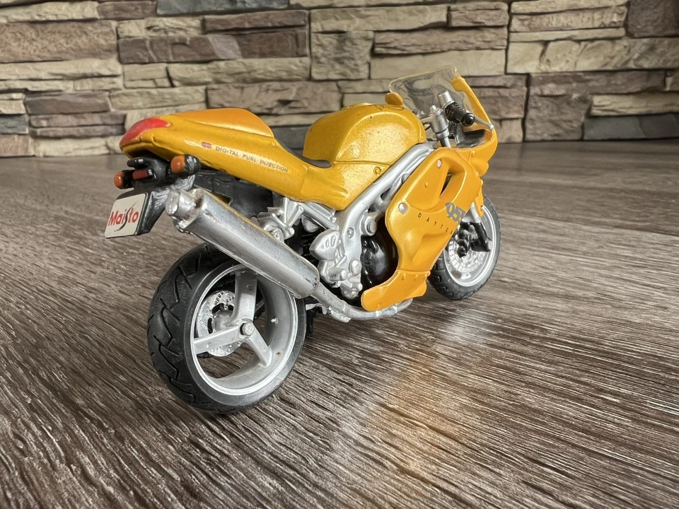 Maisto Escala 1/18 Triumph Daytona 955i Sportbike Diecast Motocicleta Juguete Foto 4 de 4