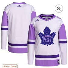 Ultimate Toronto Maple Leafs Collector and Super Fan Gift Guide 43