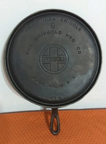 GRISWOLD Large Block Logo #9 Round Cast Iron Griddle No. 609