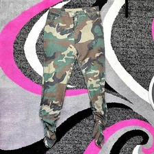 Women Size M Green Camo Pants