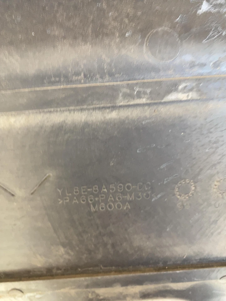 2002 FORD ESCAPE 3.0L V6 DOHC 24-Valve Upper Top Engine Cover YL8E-8A590-CC - Image 3 of 4