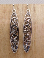 Beautiful drop earrings (pierced ears)