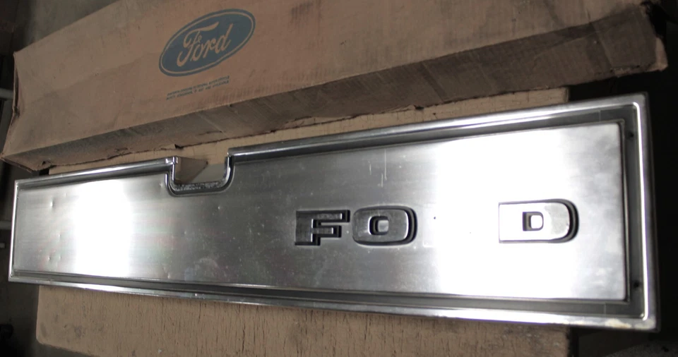 Ford Ranger XLT 1985 1986 1987 1988 camioneta NOS puerta trasera acabado panel de moldura Foto 2 de 4