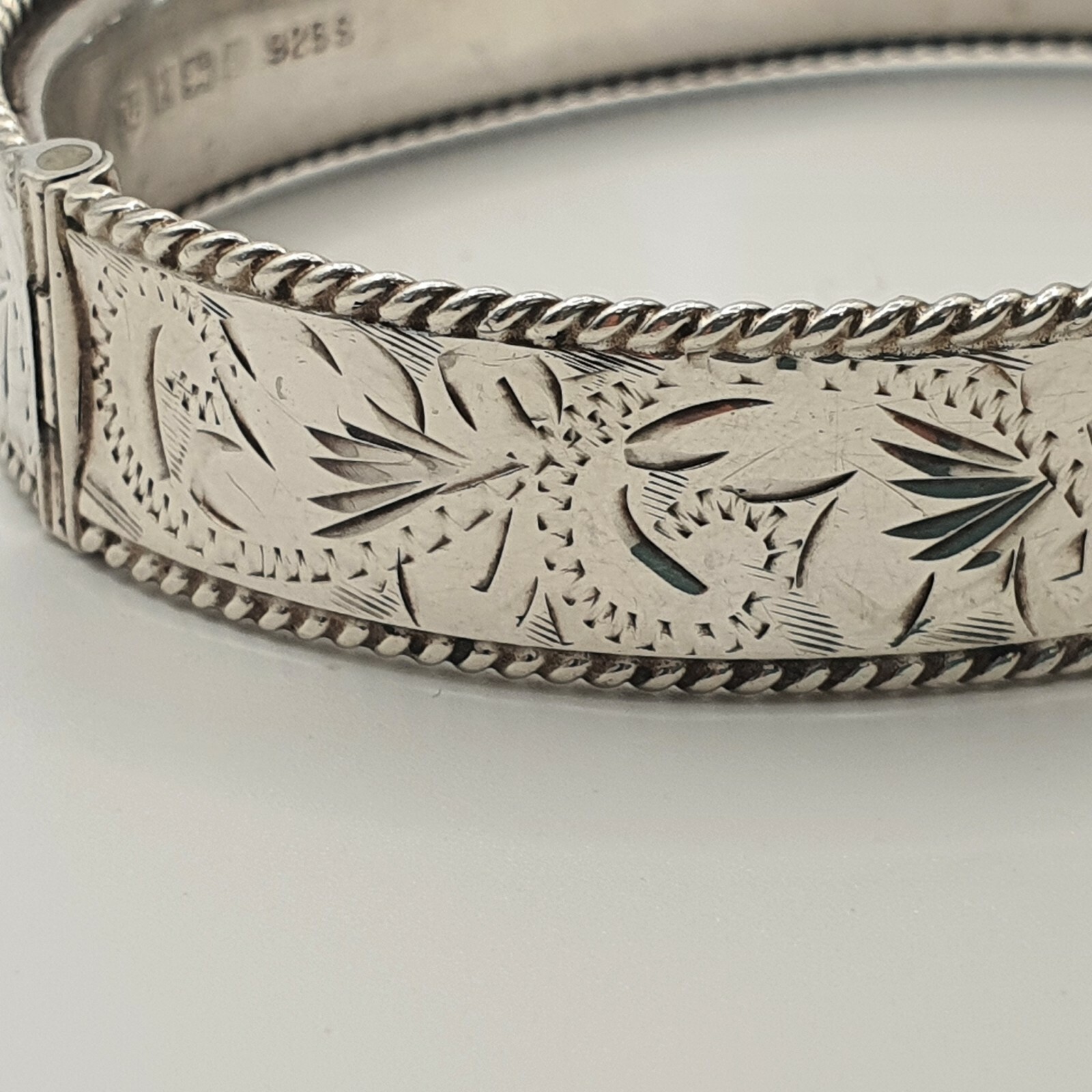 Photo 7 of Sterling Silver Bangle Birmingham 1978, Engraved With Safety Chain, 22.1g, B1