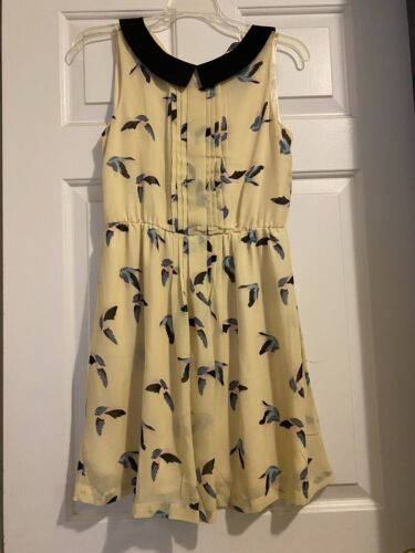 Yellow Dress With Bird Design And Peter Pan Collar - Picture 1 of 3