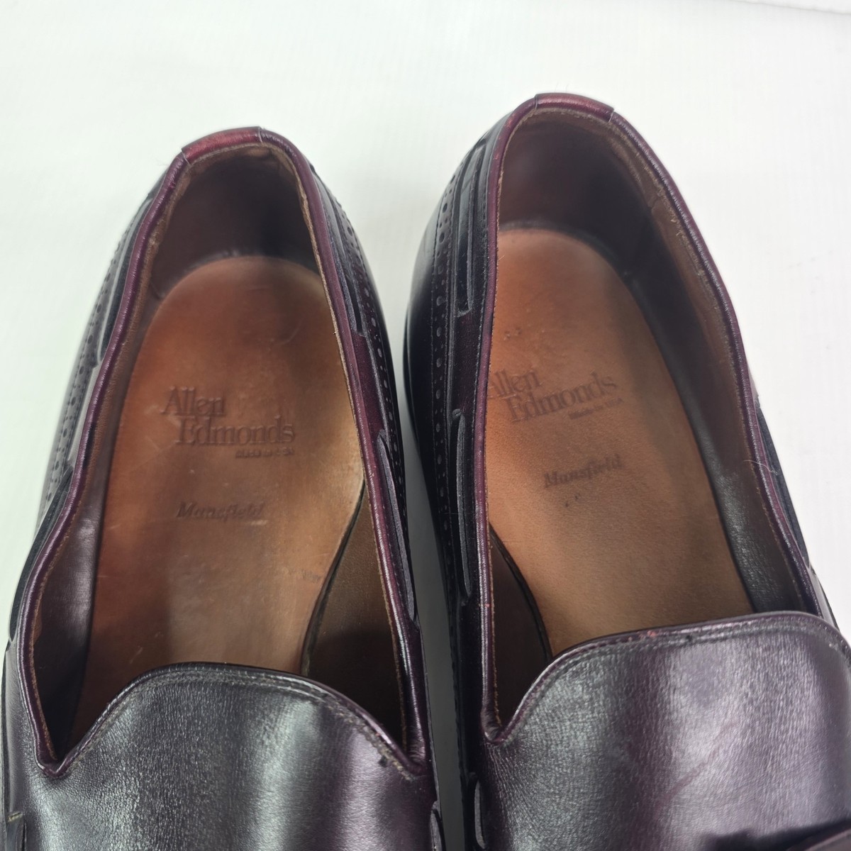 Allen Edmonds Berwick Tasseled Wingtip Burgundy Loafers Men\'s Size US 11 Allen Edmonds Mens Berwick Loafer Burgundy Almond Toe  main image 2