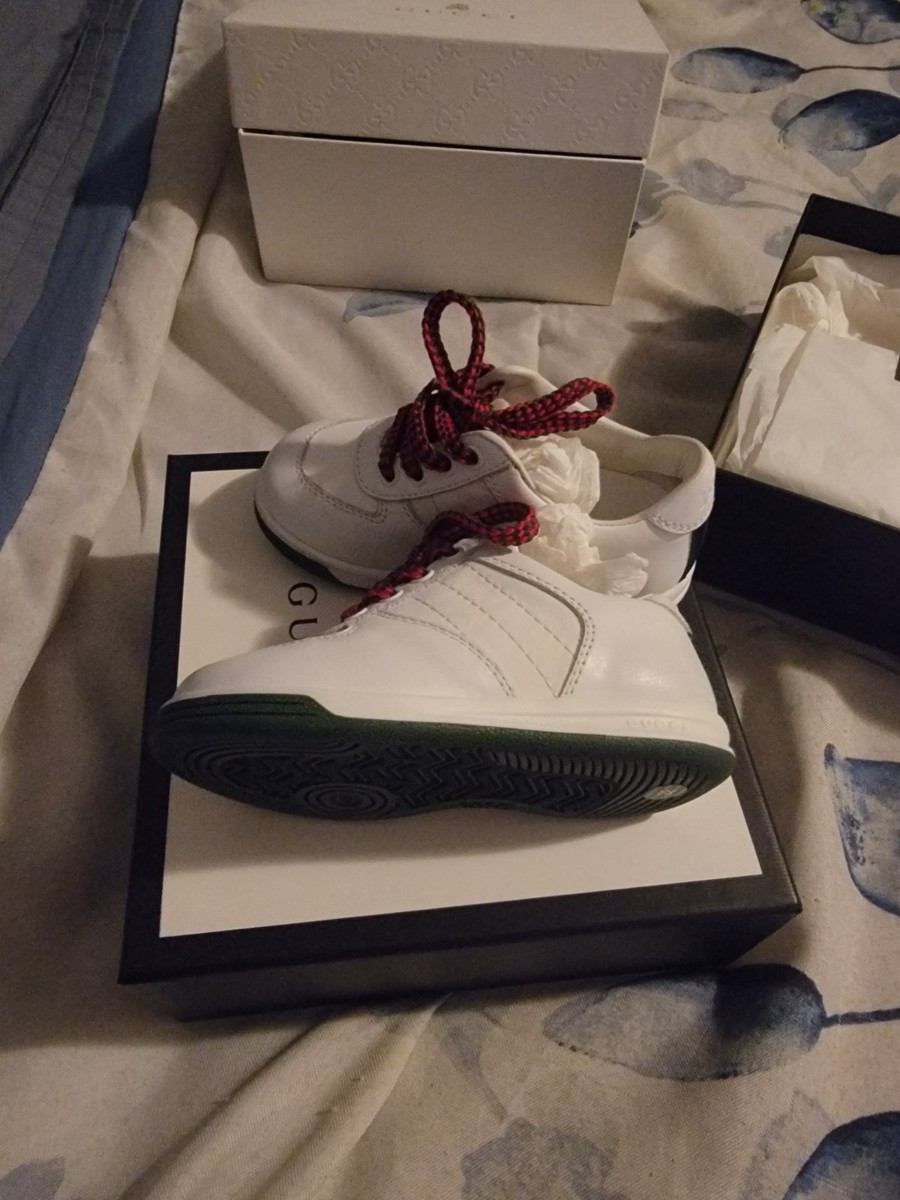 Gucci Baby Leather Sneakers White with Red Laces Low Top  display picture 2