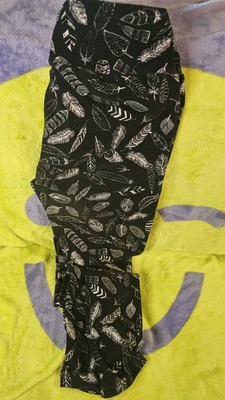 OS LuLaRoe One Size Leggings Black And White Feathers