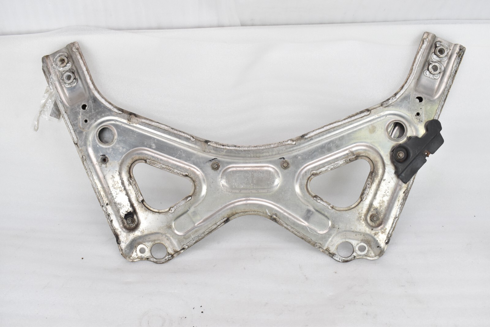 🚀 2014-2019 MASERATI GHIBLI SQ4 AWD FRONT CROSSMEMBER BRACE BRACKET SUPPORT OEM