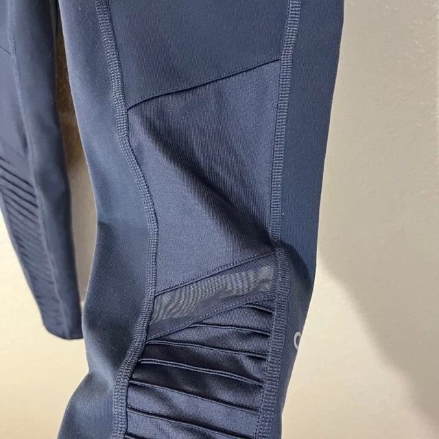 alo-yoga moto gray mesh panel logo gym workout leggings
