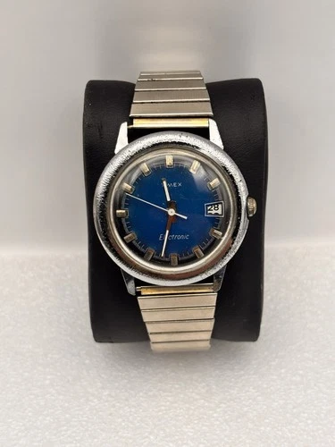 Vintage 1974 Timex Electric Blue Dial Men’s Watch - Needs Battery