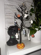 Halloween 15"  Mini Tree w/ 15 Ornaments  & Pumpkin Base