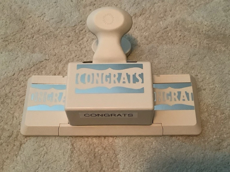 Punzón de papel de borde profundo Martha Stewart CHEERS And CONGRATS Foto 3 de 4