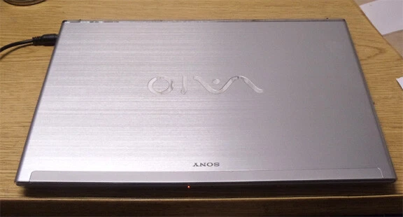 Ultrabook Sony Vaio SVT131390x 1.80GHz i5 6GB 500GB disco rígido tela sensível ao toque Win10 - Imagem 2 de 3