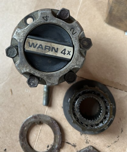Set WARN 4X 4WD/2WD FRONT WHEEL LOCKING HUBS 1970s? M252? FOUR WHEEL DRIVE JEEP? - Foto 3 di 14