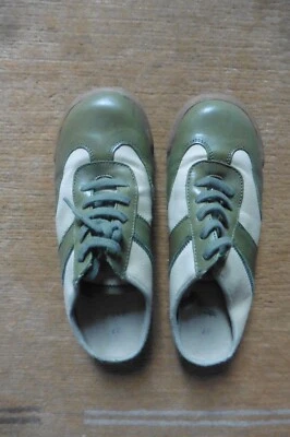 Chaussures mules baskets/tennis ouvertes Zara cuir vert kaki et tissu beige T 37 - Photo 1/4