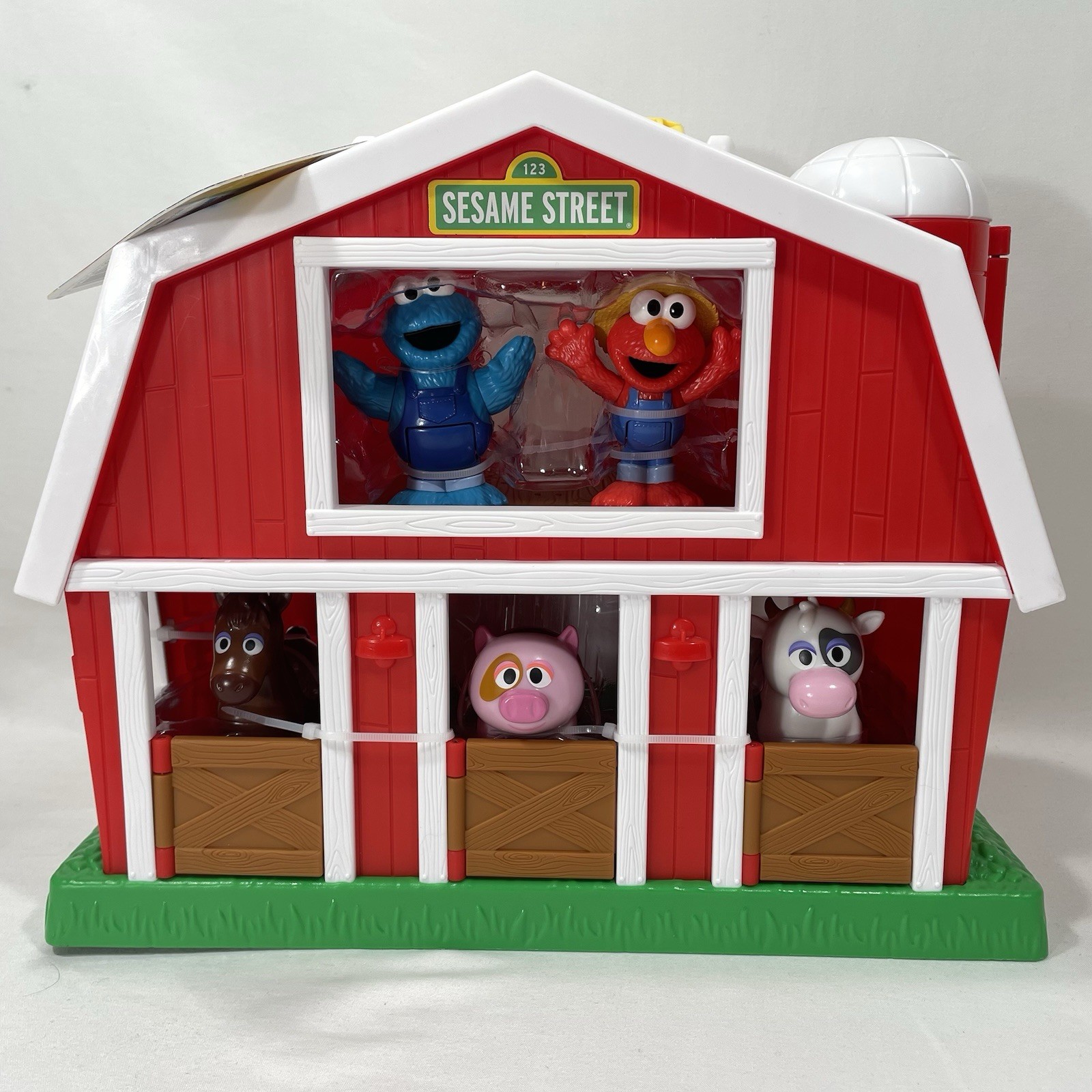 Just Play Sesame Street Farm Barn Set w/ 5 Figures Elmo Cookie Monster BRAND NEW